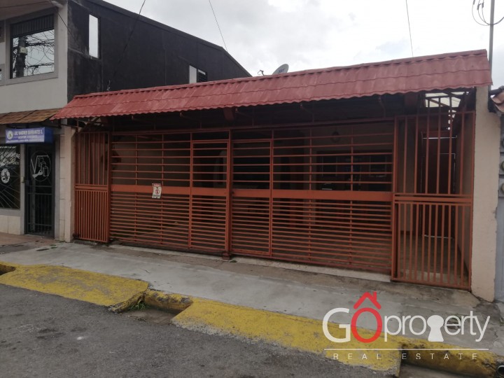 Venta de casa de uso mixto en el centro de Grecia, Alajuela